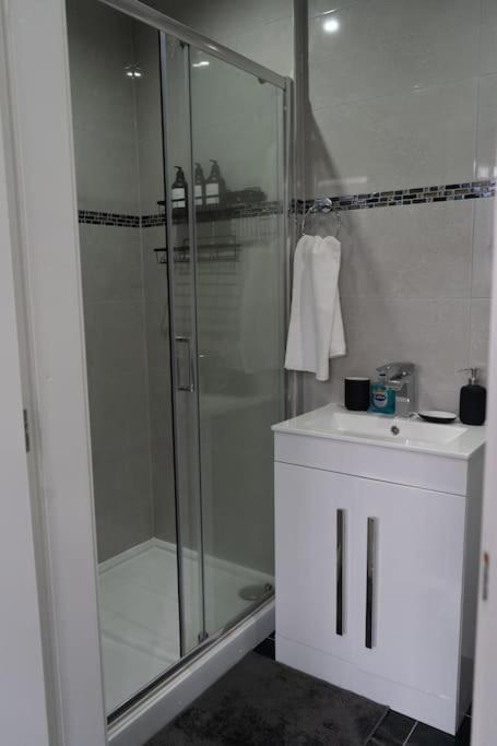 ברמינגהאם Stylish 1 Bed Apartment In Newly Refurbished Building W/ Parking & Wi-Fi מראה חיצוני תמונה