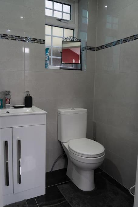 ברמינגהאם Stylish 1 Bed Apartment In Newly Refurbished Building W/ Parking & Wi-Fi מראה חיצוני תמונה